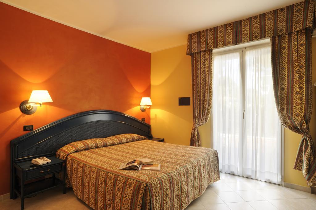 Hotel Casella Pietra Ligure Room photo