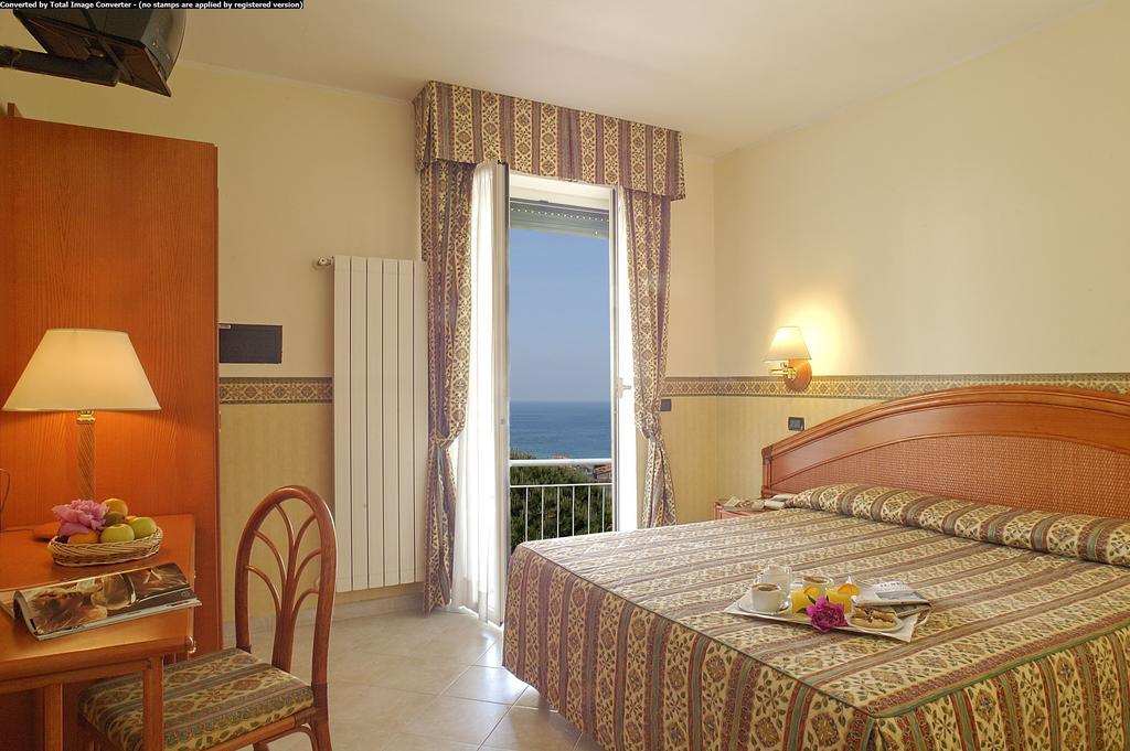 Hotel Casella Pietra Ligure Room photo